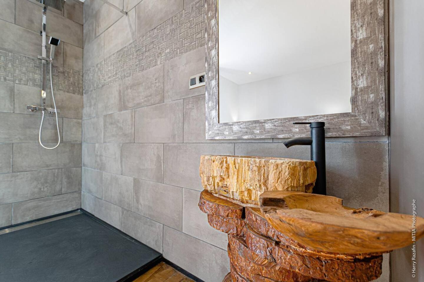Les Suites Locarno Limoges Exterior foto